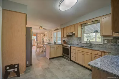 54 Clearview Circle, Hopewell Junction, NY 12533 - Photo 3