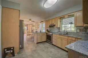 54 Clearview Cir, Hopewell Junction, NY 12533 - Photo 3