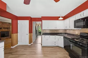 49 Old Town Ln, Huntington, NY 11743 - Photo 11