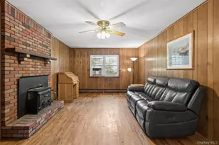 49 Old Town Ln, Huntington, NY 11743 - Photo 19