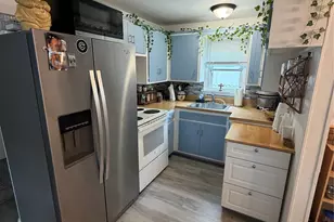 272 Davenport, Lindenhurst, NY 11757 - Photo 5