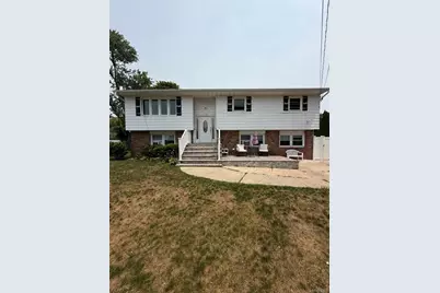 272 Davenport, Lindenhurst, NY 11757 - Photo 1