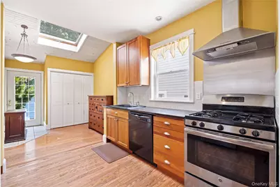 100 Elm Street, Islip, NY 11751 - Photo 11