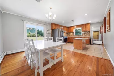 32 Lake Avenue, Deer Park, NY 11729 - Photo 7