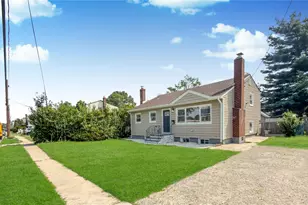 162 State St, Westbury, NY 11590 - Photo 3