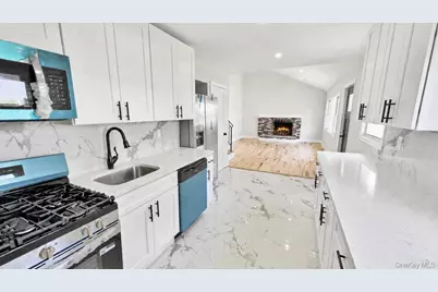 162 State Street, Westbury, NY 11590 - Photo 13