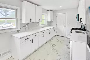 162 State St, Westbury, NY 11590 - Photo 11