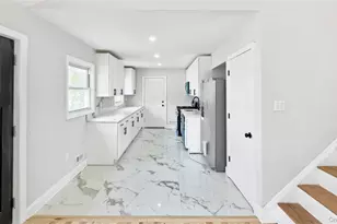 162 State St, Westbury, NY 11590 - Photo 9