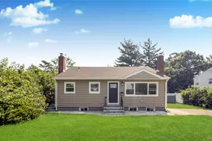 162 State St, Westbury, NY 11590 - Photo 5