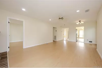 12 Stanford Court #A, Wantagh, NY 11793 - Photo 7