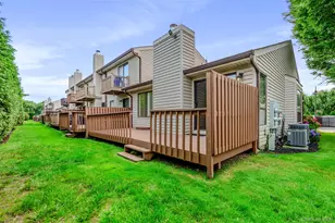 12 Stanford Ct, Wantagh, NY 11793 - Photo 23