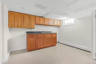 87-47 216th St, Queens Village, NY 11427 - Photo 17