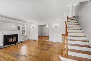 19 Chestnut St, Glen Cove, NY 11542 - Photo 3