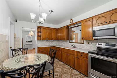 19 Chestnut Street, Glen Cove, NY 11542 - Photo 11