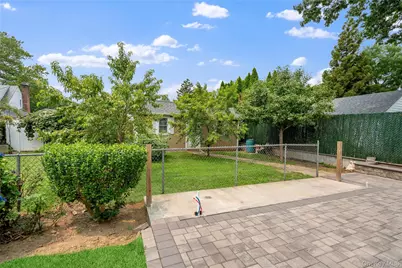19 Chestnut Street, Glen Cove, NY 11542 - Photo 21