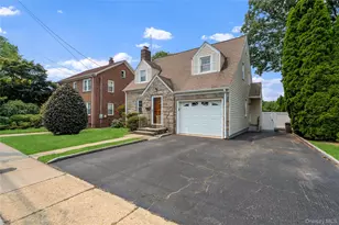 19 Chestnut St, Glen Cove, NY 11542 - Photo 23