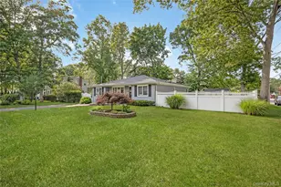 281 Thrift St, Ronkonkoma, NY 11779 - Photo 5