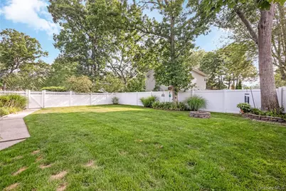 281 Thrift Street, Ronkonkoma, NY 11779 - Photo 37