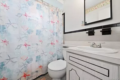 256 N Beech Street, Massapequa, NY 11758 - Photo 15