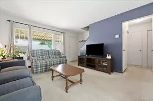 256 N Beech St, Massapequa, NY 11758 - Photo 5