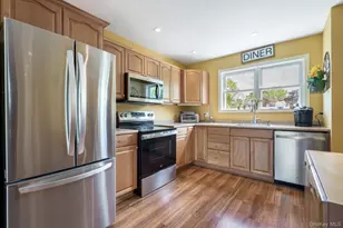 36 Balsam Dr, Medford, NY 11763 - Photo 21