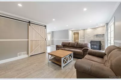 36 Balsam Drive, Medford, NY 11763 - Photo 9
