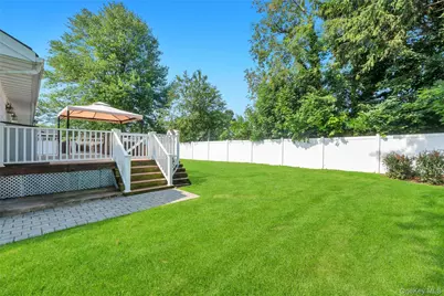 5 Shaftsbury Lane, Melville, NY 11747 - Photo 7
