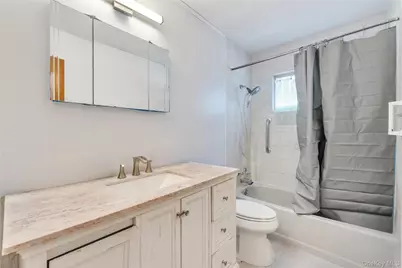 437 Commack Road, Islip, NY 11751 - Photo 25