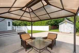 437 Commack Rd, Islip, NY 11751 - Photo 11