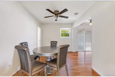 437 Commack Road, Islip, NY 11751 - Photo 21
