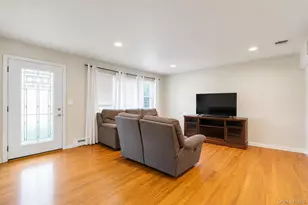 437 Commack Rd, Islip, NY 11751 - Photo 15