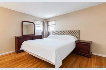 437 Commack Road, Islip, NY 11751 - Photo 23