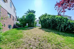 1080 Roselle Pl, Woodmere, NY 11598 - Photo 25