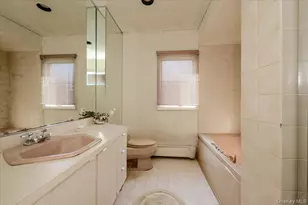 1080 Roselle Pl, Woodmere, NY 11598 - Photo 17