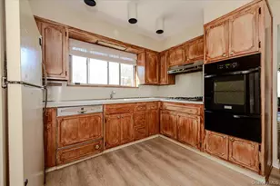 1080 Roselle Pl, Woodmere, NY 11598 - Photo 9