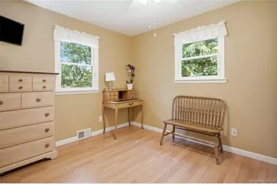 5 Columbine Avenue, Hampton Bays, NY 11946 - Photo 11