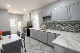 94-25 40th Dr, Elmhurst, NY 11373 - Photo 3