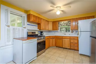 22 W Crooked Hill Road, Pearl River, NY 10965 - Photo 11