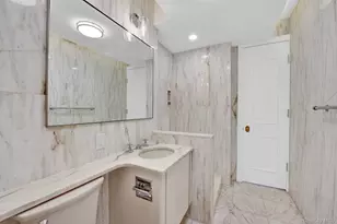 530 E 76th St, New York, NY 10021 - Photo 27