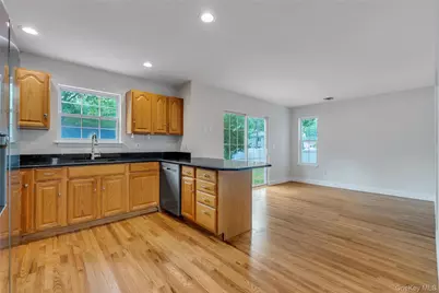 1470 Claas Avenue, Holbrook, NY 11741 - Photo 23
