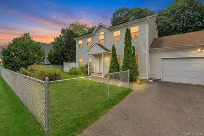 1470 Claas Avenue, Holbrook, NY 11741 - Photo 5