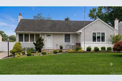 914 Annette Drive, Wantagh, NY 11793 - Photo 1