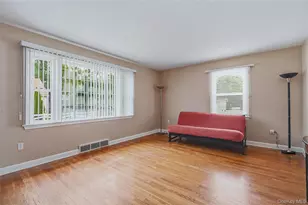 2 Hennessey Pl, Poughkeepsie, NY 12601 - Photo 3