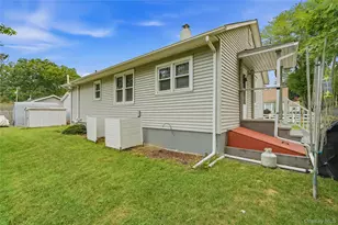 2 Hennessey Pl, Poughkeepsie, NY 12601 - Photo 17