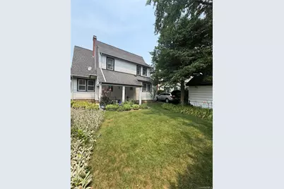 44 Muirfield Road, Rockville Centre, NY 11570 - Photo 17