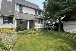 44 Muirfield Rd, Rockville Centre, NY 11570 - Photo 17