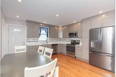 72 Edgewater Park Drive #72C, Bronx, NY 10465 - Photo 3