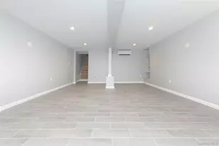 72 Edgewater Park Dr, Bronx, NY 10465 - Photo 21