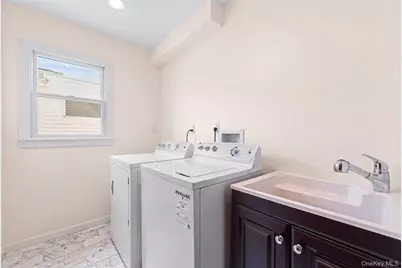 81 Wilson Avenue, Amityville, NY 11701 - Photo 31
