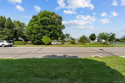 81 Wilson Avenue, Amityville, NY 11701 - Photo 37